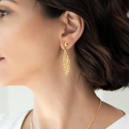 Brinco folha esqueletizada navete